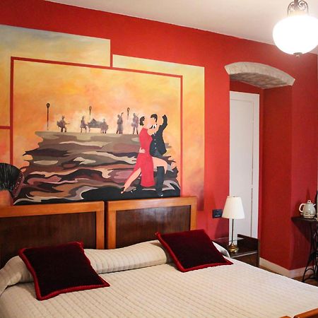 Le Stanze Della Musica Hotel Borgomale Bagian luar foto