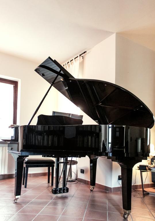 Le Stanze Della Musica Hotel Borgomale Bagian luar foto