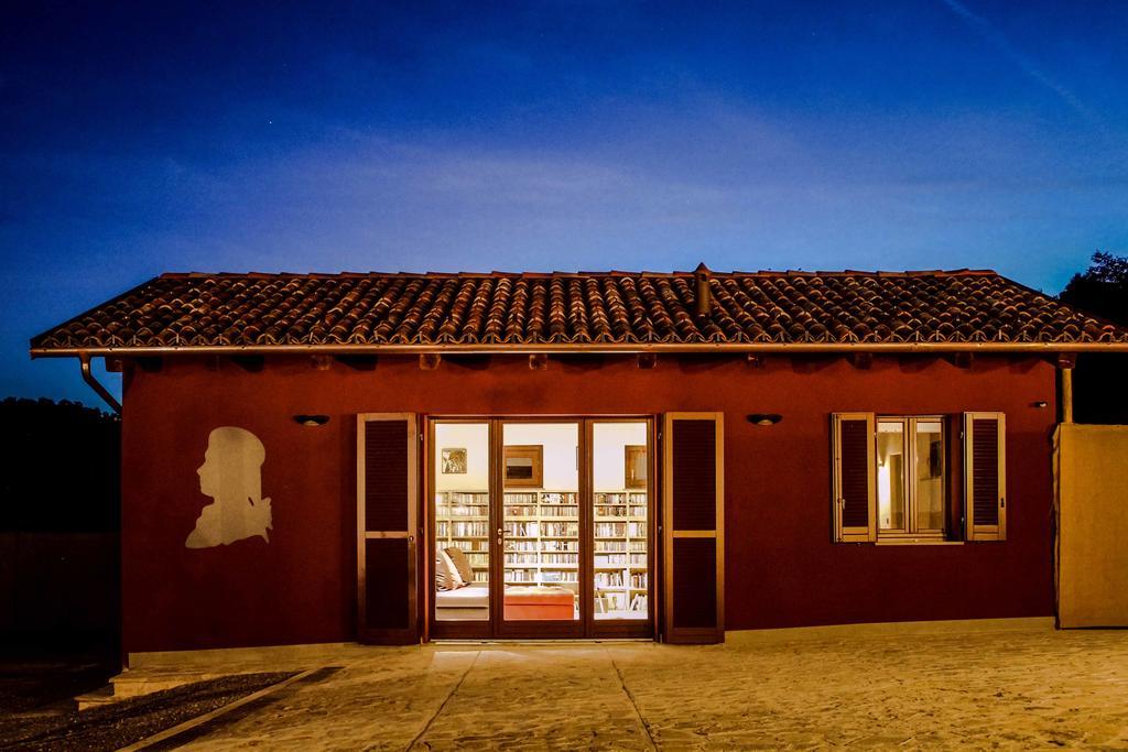 Le Stanze Della Musica Hotel Borgomale Bagian luar foto
